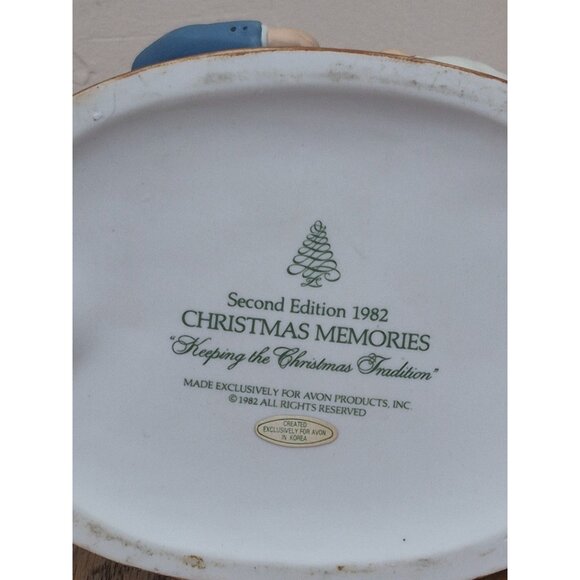 Christmas 1982 Avon Collectible Plate & Figurine Set With 22K Gold Trim - Picture 13 of 13